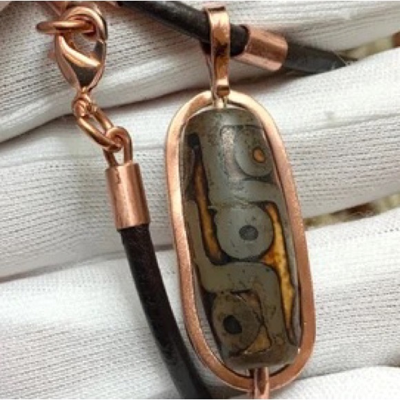 Necklace, Vintage Tibetan Dzi Bead On Solid Copper And Leather - Picture 4 of 5